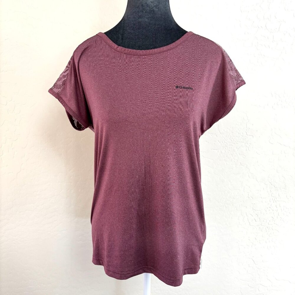 Columbia Womens Burgundy Short Sleeve Active Top With Keyhole Mesh‎ Back. Size S